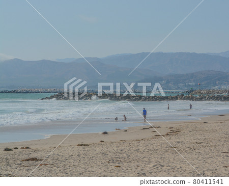 A sandy beach on the Pacific Ocean in Ventura, Ventura County, California A sandy beach on the Pacific Ocean in Ventura, Ventura County, California 80411541