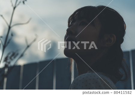 Late teens girls 80411582