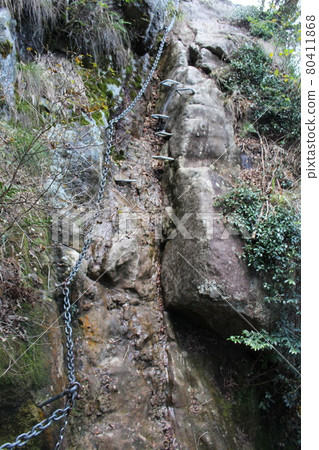 從龍門峽山入口到山頂(Tendoiwa)的爬山路線的視圖 從龍門峽山入口到山頂(Tendoiwa)的爬山路線的視圖 80411868