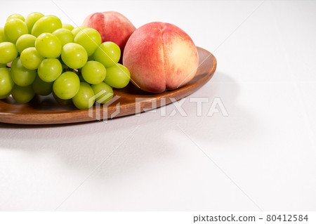 Grape and peach 80412584