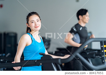 Fitness sports gym running training exercise 80417051