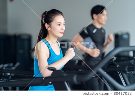 Fitness sports gym running training exercise 80417052