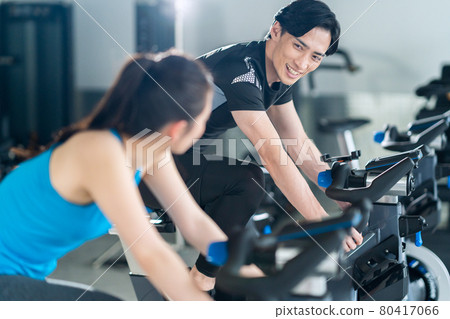 健身運動健身房鍛煉自行車訓練鍛煉 80417066