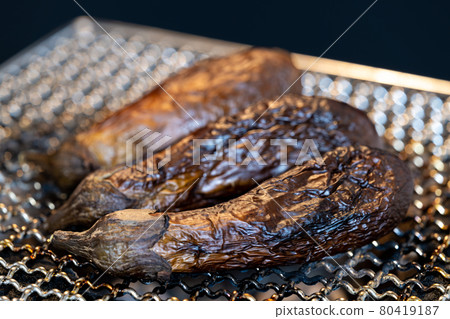 Grilled eggplant with shichirin and bincho charcoal 80419187