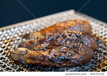 Grilled eggplant with shichirin and bincho charcoal 80419188