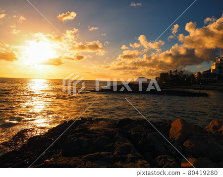 夏威夷瓦胡島觀光：海岸日落 80419280