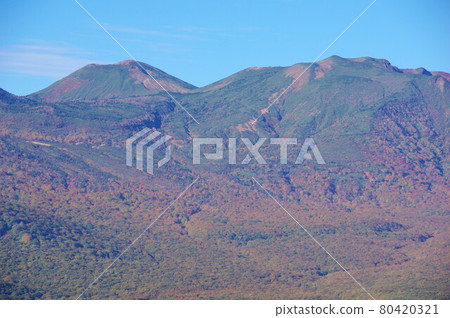 Hakkoda Mountains during the autumn colors in Aomori Prefecture (Hakkoda Odake, Idodake, Akakuradake) Hakkoda Mountains during the autumn colors in Aomori Prefecture (Hakkoda Odake, Idodake, Akakuradake) 80420321