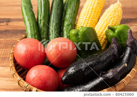 Summer vegetable platter Summer vegetable platter 80425060