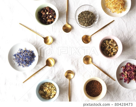 Herbs and spoon 80428473