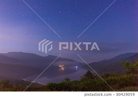 (Gunma Prefecture) Nozori Lake and the Milky Way in bloom 80429059