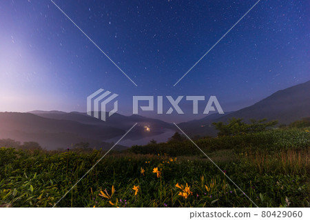 (Gunma Prefecture) Nozori Lake and the Milky Way in bloom (Gunma Prefecture) Nozori Lake and the Milky Way in bloom 80429060