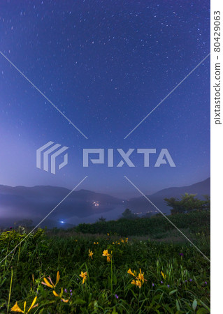 (Gunma Prefecture) Nozori Lake and the Milky Way in bloom (Gunma Prefecture) Nozori Lake and the Milky Way in bloom 80429063