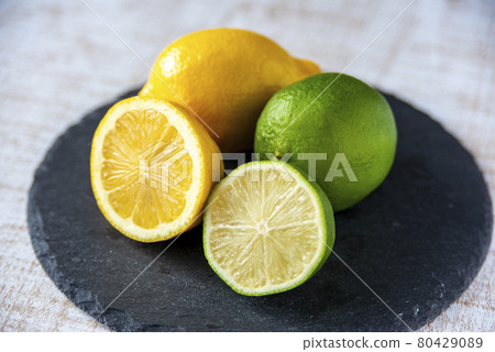 Lime and lemon 80429089