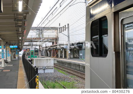 2020年夏季從福島站到東北本線新白川站的火車窗外風景 2020年夏季從福島站到東北本線新白川站的火車窗外風景 80430276