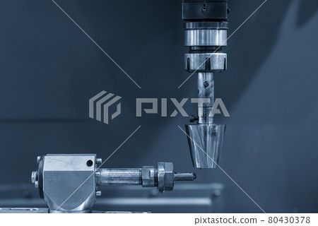 The operation of sinker EDM machine copper electrode materials. The operation of sinker EDM machine copper electrode materials. 80430378