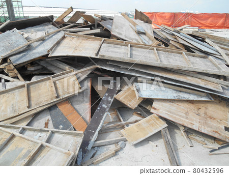 MALACCA, MALAYSIA -DECEMBER 06, 2016: A pile of construction waste. Most of it is the old and broken timber form work.  80432596