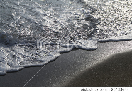 Beautiful background foam of sea waves Beautiful background foam of sea waves 80433694