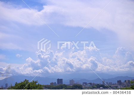 富士山上空出現的積雨雲 富士山上空出現的積雨雲 80436438