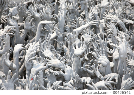 White Temple Hands (Chiang Rai, Thailand) 80436541