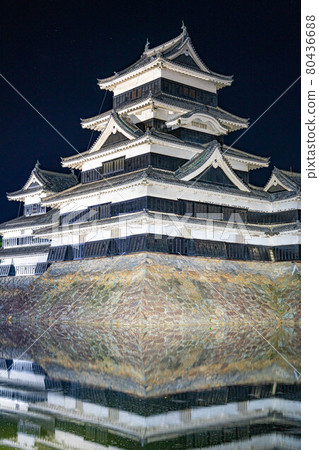 Matsumoto Castle illuminated on a summer night [Nagano Prefecture] 80436688