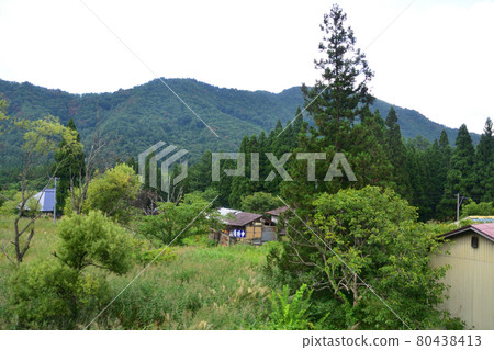 2020年夏天山形線米澤站與福島站之間的電車窗外風景 2020年夏天山形線米澤站與福島站之間的電車窗外風景 80438413