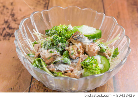 Mackerel can salad 80438429