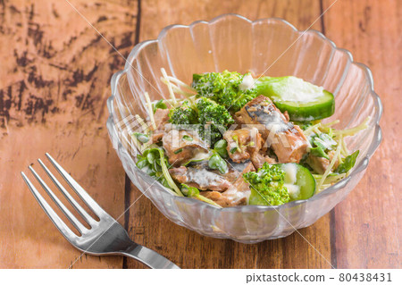 鯖魚罐頭沙拉 80438431