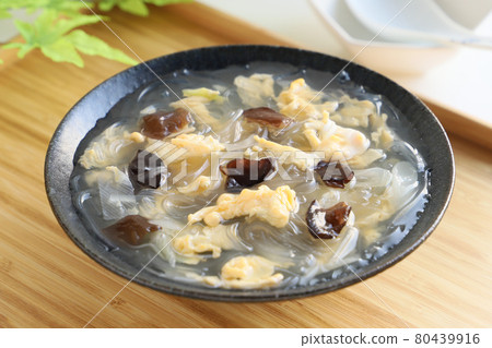 Chinese soup with vermicelli and wood ear Chinese soup with vermicelli and wood ear 80439916