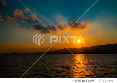 我看著夕陽 我看著夕陽 80440770
