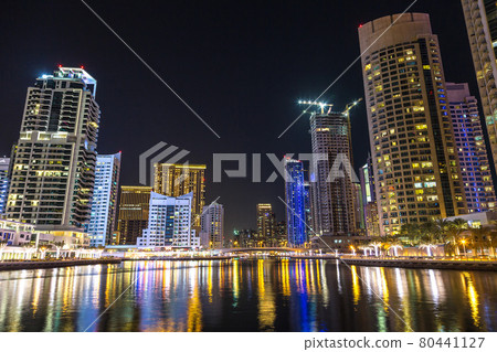 Dubai marina 80441127