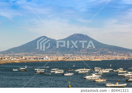 Mount Vesuvius in Naples, Italy 80441321