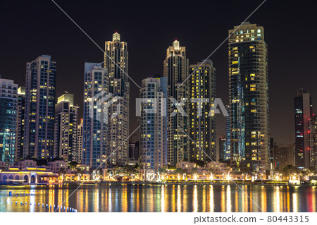 Dubai downtown 80443315