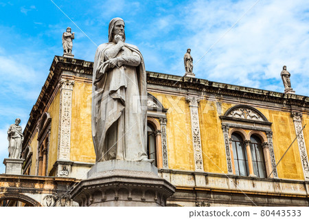 Statue of Dante in Verona, Italy Statue of Dante in Verona, Italy 80443533