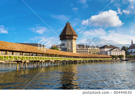 Famous Chapel bridge in Lucerne 80444630
