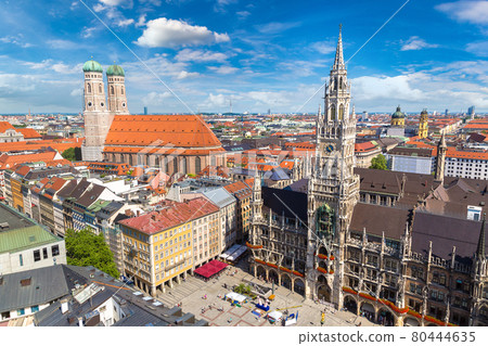 Panoramic view of Munich, Germany 80444635