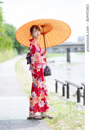 浴衣女人京都 80445063