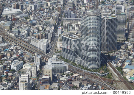 從東京晴空塔看：東京地鐵半藏門線 8000 系列與東武晴空塔線直接相連 80449593