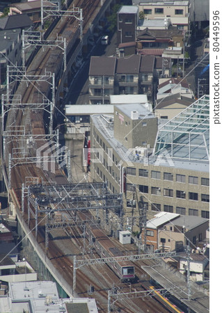 從東京晴空塔看:東京地鐵半藏門線 8000 系列與東武晴空塔線直接相連 從東京晴空塔看:東京地鐵半藏門線 8000 系列與東武晴空塔線直接相連 80449596