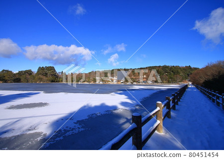Snow-covered Noroyama Hiike Snow-covered Noroyama Hiike 80451454