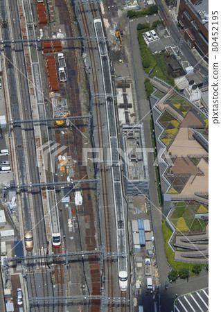 從東京晴空塔看:東武晴空塔線特快車 從東京晴空塔看:東武晴空塔線特快車 80452195