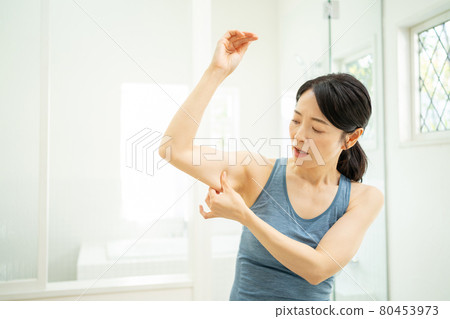 Middle woman diet beauty image 80453973