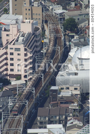 View from Tokyo Sky Tree: Tokyu Denentoshi Line 8500 series directly connected to Tobu Sky Tree Line View from Tokyo Sky Tree: Tokyu Denentoshi Line 8500 series directly connected to Tobu Sky Tree Line 80454003