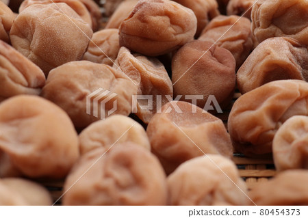 Sun-dried plums [Umeboshi making] 80454373