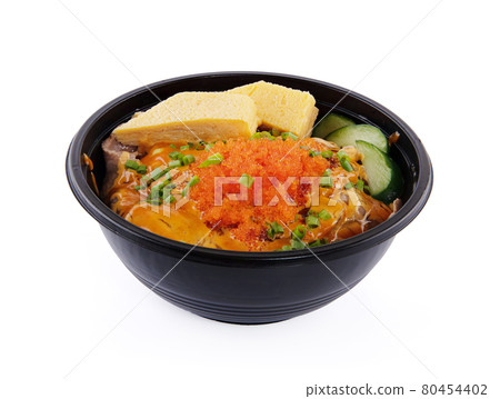apanese rice bowl with Roe with isolated on white background apanese rice bowl with Roe with isolated on white background 80454402