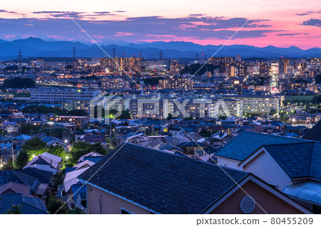 《Tokyo》 Night view of a residential area in the suburbs of Tokyo 《Tokyo》 Night view of a residential area in the suburbs of Tokyo 80455209