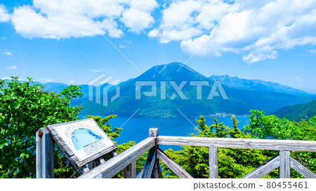 從半月山展望台看到的中禪寺湖和南台山 80455461