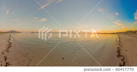 Panorama over a paradisiacal beach on the Australian Golden Coast in the state of Queensland 80457770