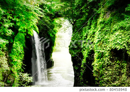 The murmuring of valleys, waterfalls and rivers The murmuring of valleys, waterfalls and rivers 80458948