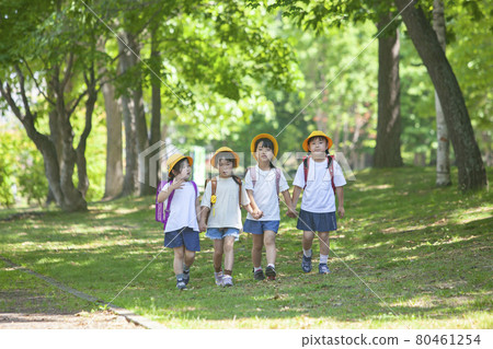 Children who go to school with school bags on their backs Children who go to school with school bags on their backs 80461254