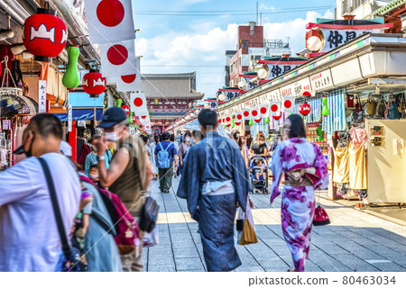 Cityscape of Tokyo Sensoji Temple / Nakamise Shopping Street 80463034